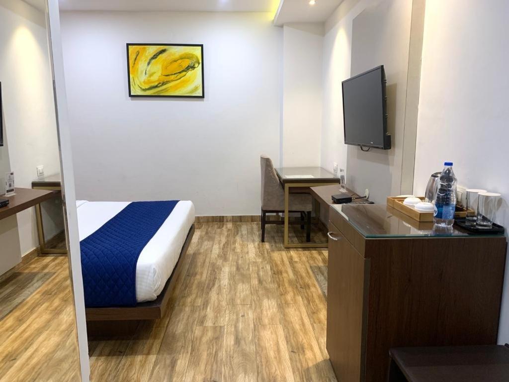 Hotel Ak Suites Patiāla Zewnętrze zdjęcie