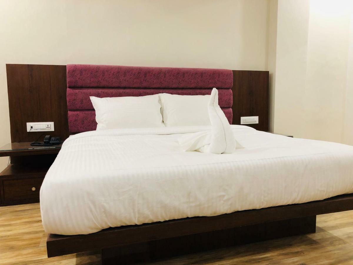 Hotel Ak Suites Patiāla Zewnętrze zdjęcie