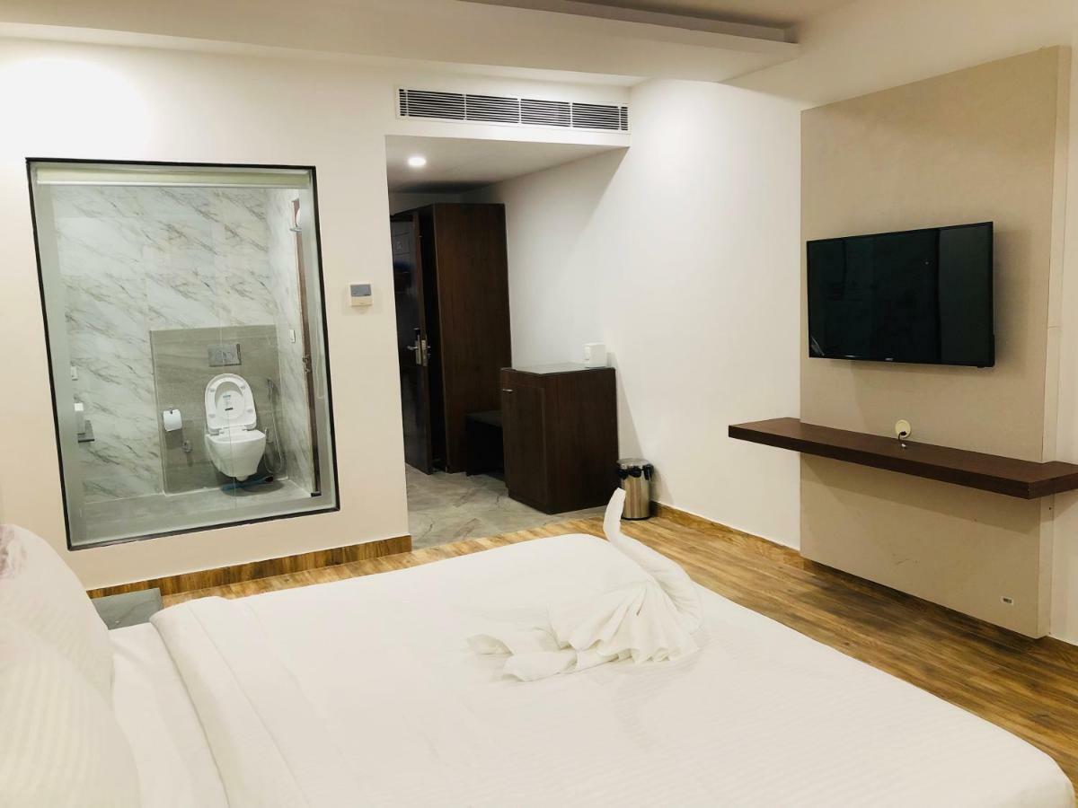 Hotel Ak Suites Patiāla Zewnętrze zdjęcie
