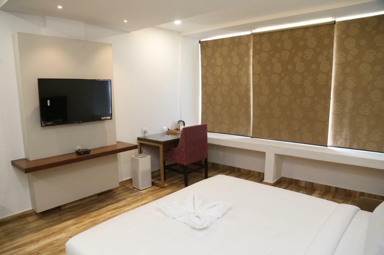 Hotel Ak Suites Patiāla Zewnętrze zdjęcie