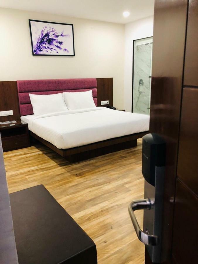 Hotel Ak Suites Patiāla Zewnętrze zdjęcie